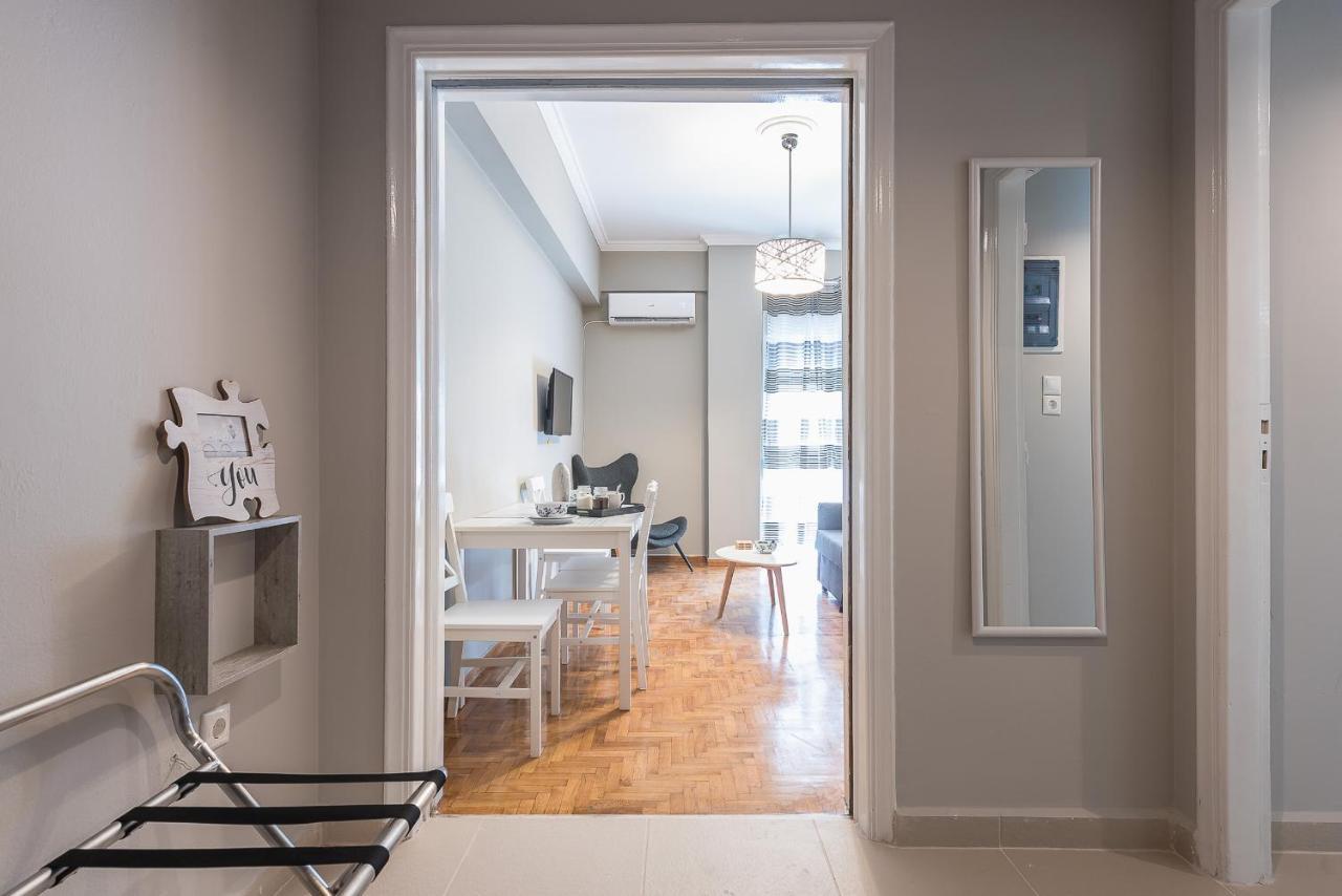 Modern City Apartment By Cloudkeys Athena Bagian luar foto