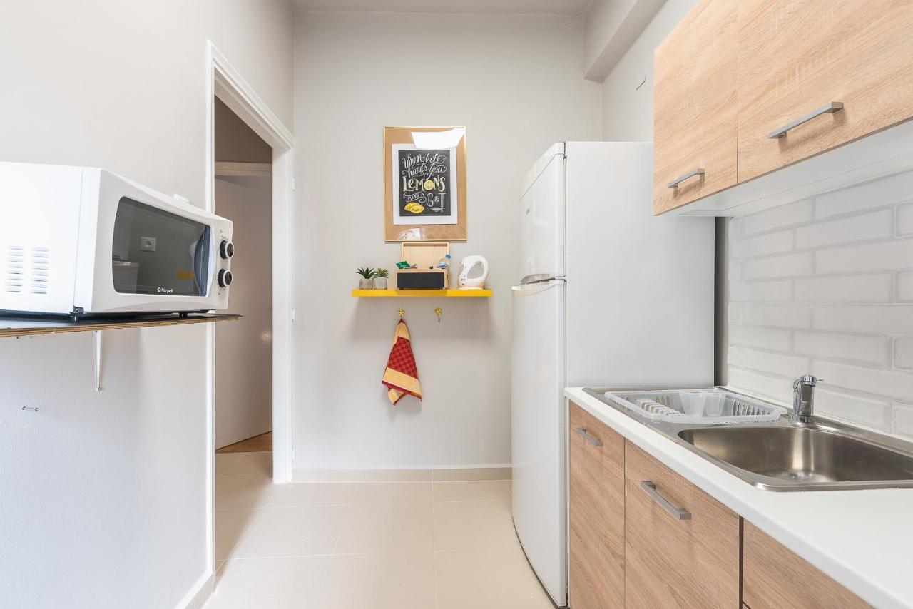 Modern City Apartment By Cloudkeys Athena Bagian luar foto
