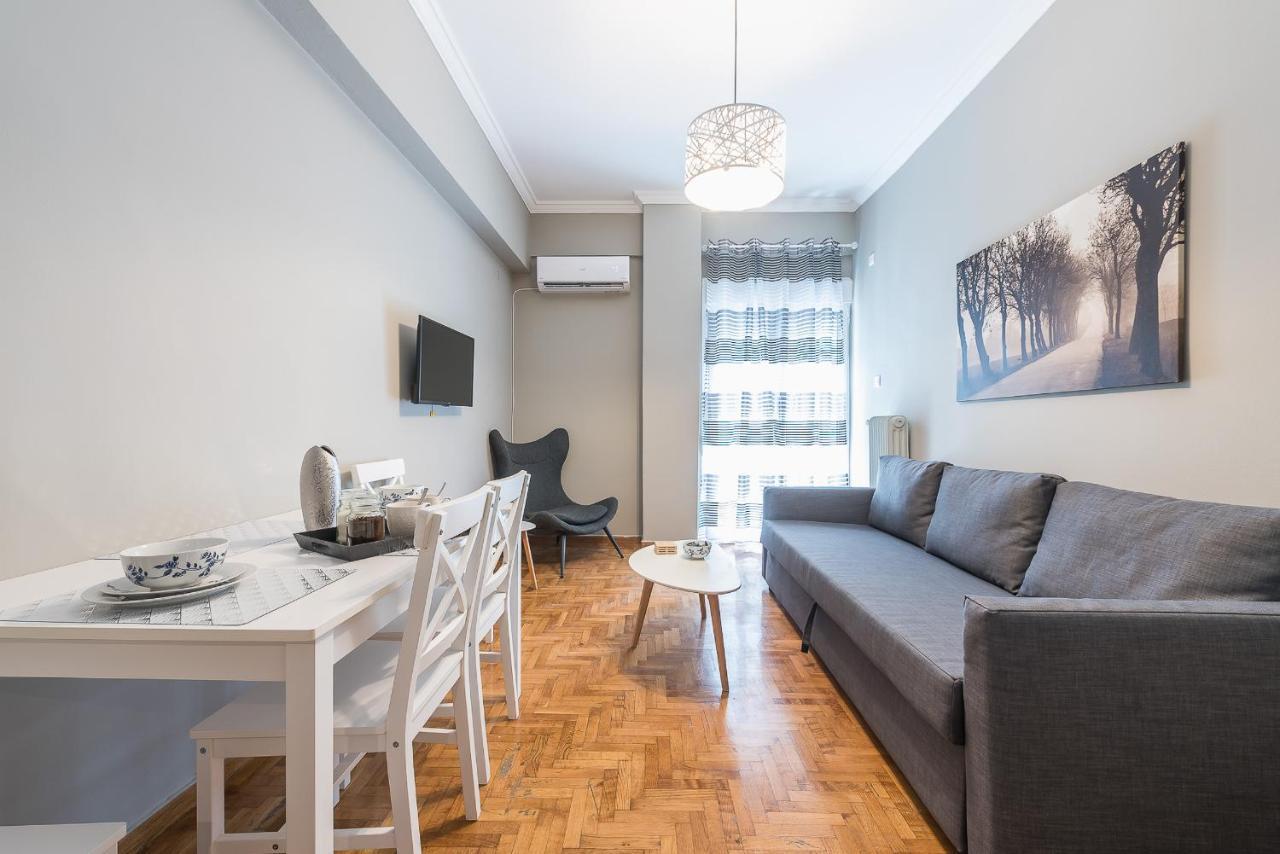 Modern City Apartment By Cloudkeys Athena Bagian luar foto